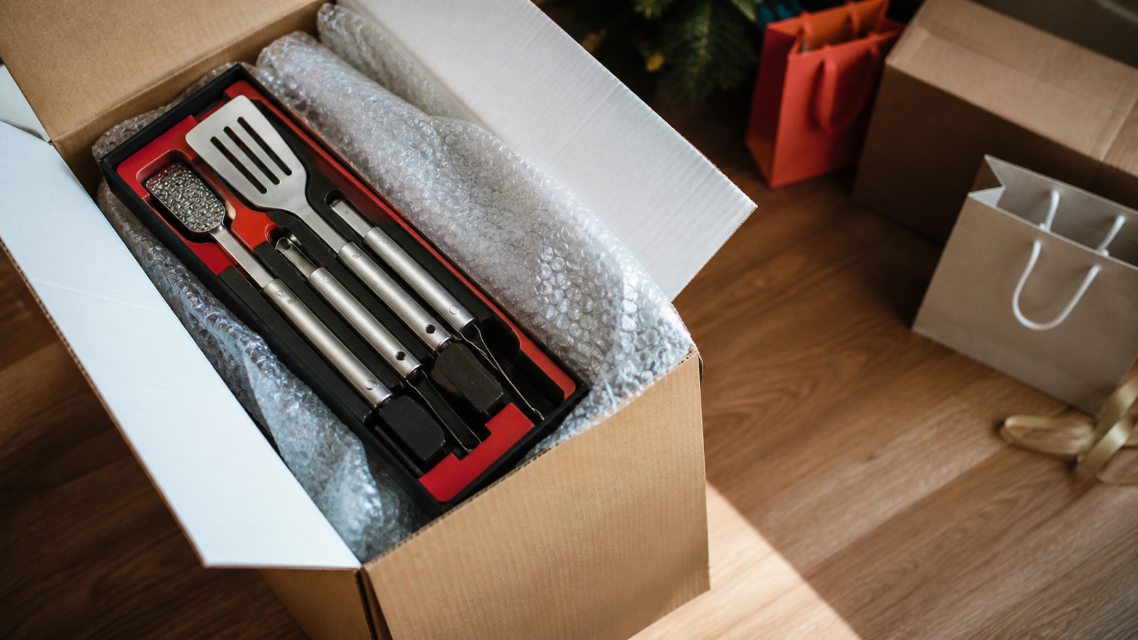 Best BBQ Accessories UK Under 25: 5 Useful Buys for Better Summer Grilling